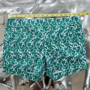 J Crew 5" Wildflowers Stretch Side Zip - Size 6